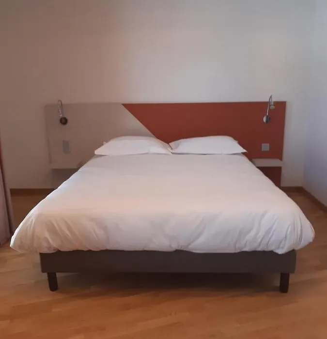 Logis Hotel du Parc-Restaurant - Le Rouget de Lisle-1